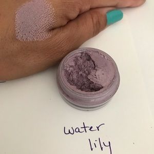 Bare minerals loose shadow “water lily”
